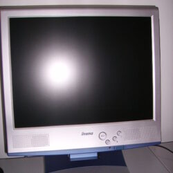 Monitor iiyama.