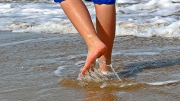 Passeggiare per contrastare il gonfiore alle gambe