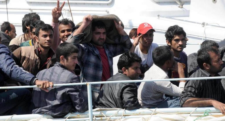 Immigrati a Spoltore: centinaia di cittadini protestano