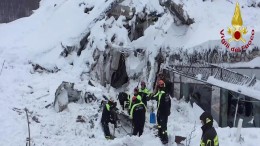 Vigili del fuoco operativi a Rigopiano