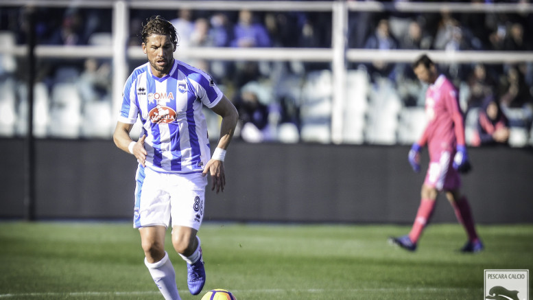 Stendardo, con la maglia del Pescara