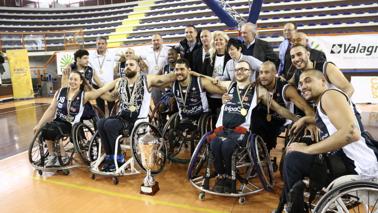 La formazione che ha vinto la Coppa Italia di Basket