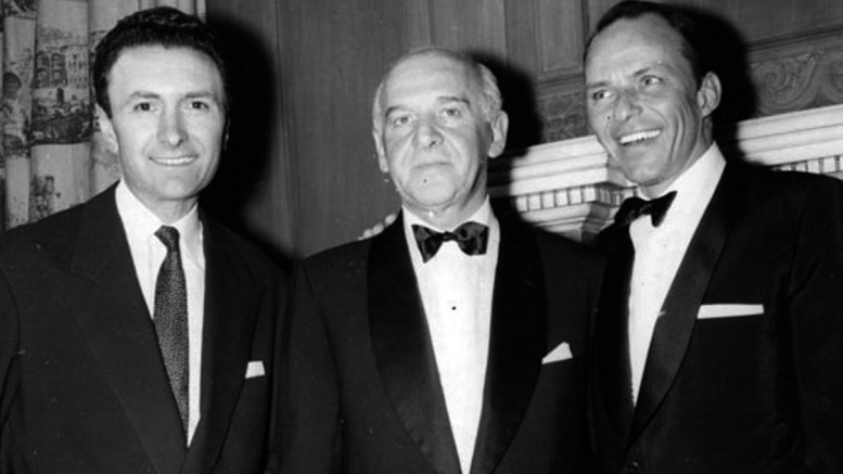 Lino Manocchia con Sinatra e Winchell