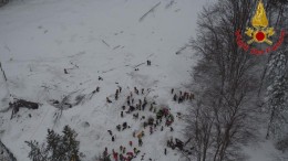 Rigopiano la terra e la neve