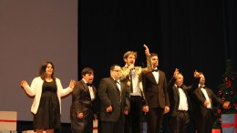 Ruffini e gli attori della compagnia Mayor Vin Frinzius