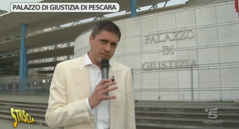 Striscia la Notizia a Pescara per il Palazzo di Giustizia