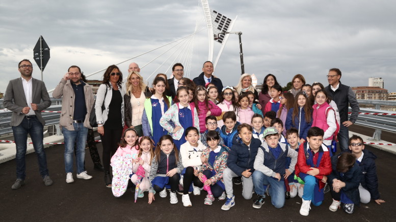 I bambini della scuola Flaiano, in visita al Ponte Nuovo