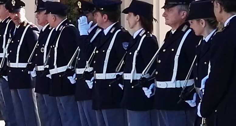 L'ingresso dell'Aurum con il picchetto d'onore