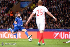 Higuain, autore della doppietta