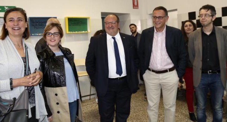 Inaugurato Lo Spaz con la consigliera comunale Santroni, l'assessore regionale Sclocco, il sottosegretario d'Abruzzo Mazzocca, il sindaco Alessandrini e l'assessore comunale Di Iacovo.jpg