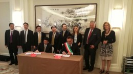 Foto di gruppo con gli amministratori cinesi