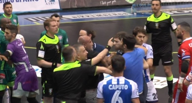 Pescara Calcio a 5 si autosospende dopo rissa con Luparense. Foto Tvsei