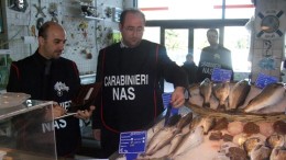 Vendita di pesce con frode a Pescara: tre denunce