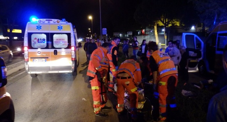 Anziana investita da un'auto a pochi passi da casa. Un appello è rivolto a chiunque possa fornire indicazioni utili