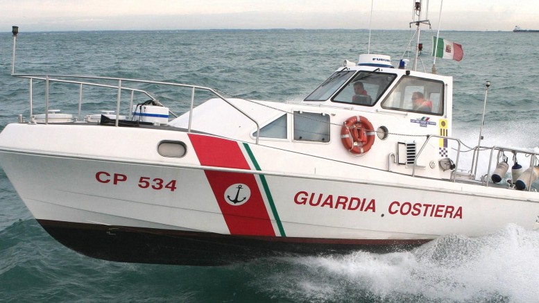 Guardia costiera di Pescara sequestra rete da posta abusiva con 70 kg di cefali