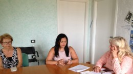 L'assessore Allegrino con le assistenti sociali