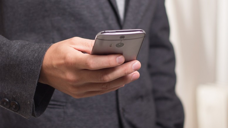 Smartphone, attenzione all'uso smodato