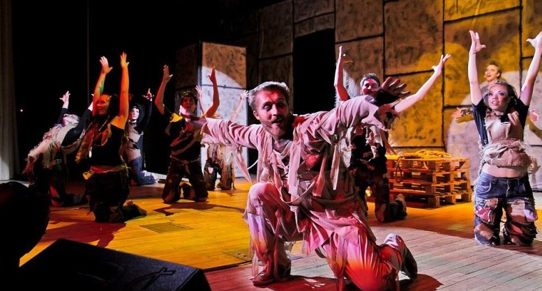 Una scena del musical Notre Dame de Paris