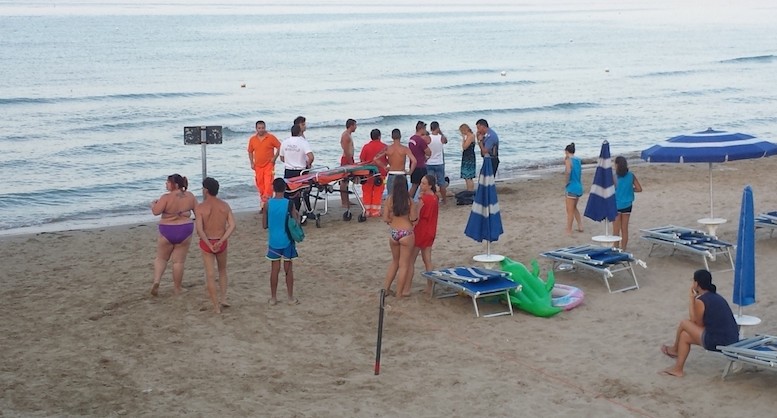 Pescara, turista romano muore annegato
