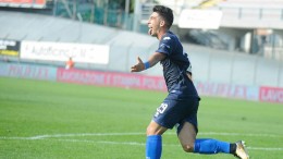 Pescara vince a Carpi. Capone, esulta dopo il gol