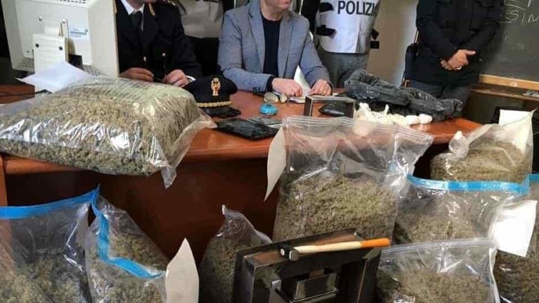 Droga sequestrata dalla squadra mobile di Pescara