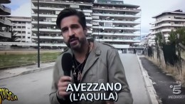 Gli operatori di Striscia La Notizia e l'inviato Edoardo Stoppa aggrediti ad Avezzano
