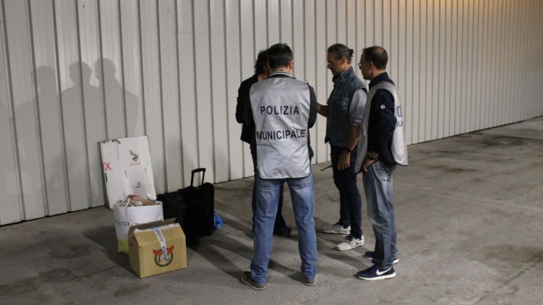 Polizia Municipale in azione a Pescara per operazione antidegrado