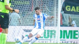 Cesare Bovo, in azione durante il match Pescara - Cittadella