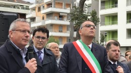 Dario Vassallo, insieme al sindaco Alessandrini