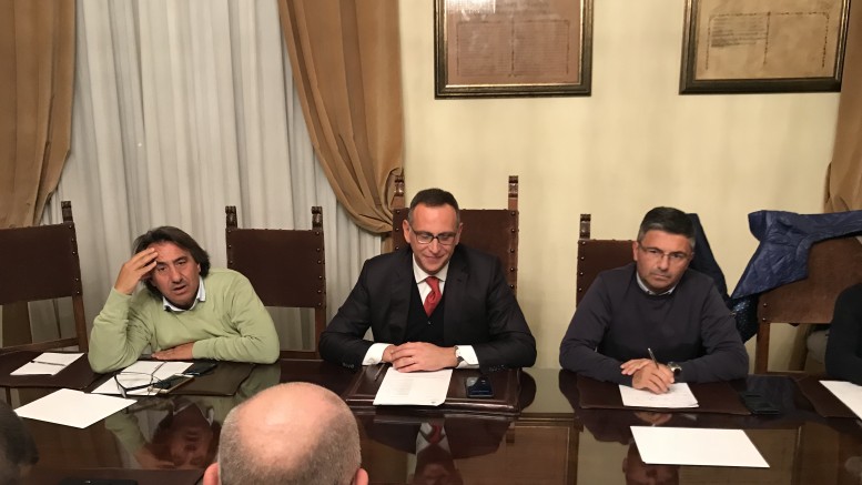 Riunione a palazzo di Città