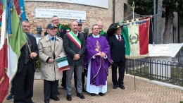 Il sindaco Di Lorito, insieme ai rappresentanti delle associazioni