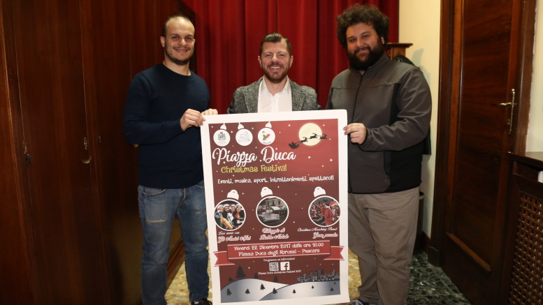 Gli organizzatori dell'evento insieme all'Assessore Cuzzi