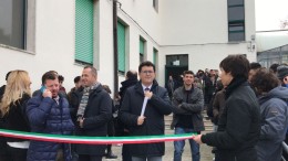 Il simbolico taglio del nastro