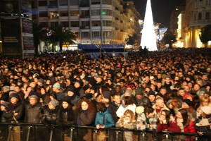 Le persone presenti in piazza la sera del 31 dicembre