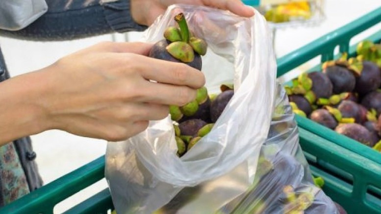 Sacchetti bio per frutta e verdura ora a pagamento