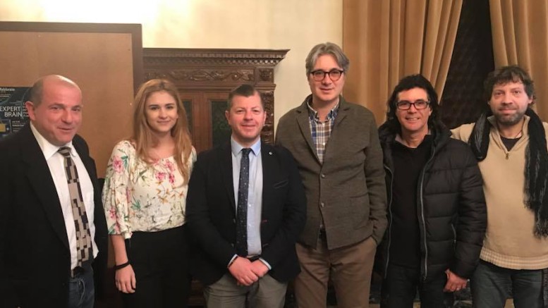 L'organizzatore del Festival insieme all'Assessore Cuzzi