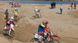 Motocross sulla spiaggia