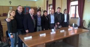 Pro-nella foto da sinistra a destra due persone del posto che avranno piccoli ruoli, poi Picone, Margiotta, Capobianco, il sindaco, Gagliardi, Rullo