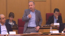 Luciano Di Lorito, durante il consiglio