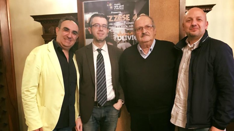 Vincenzo Olivieri insieme con l'assessore alla cultura di iacovo