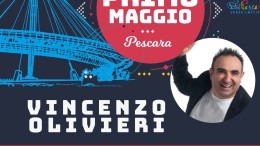 Vincenzo Olivieri sul palco del Primo Maggio a Pescara