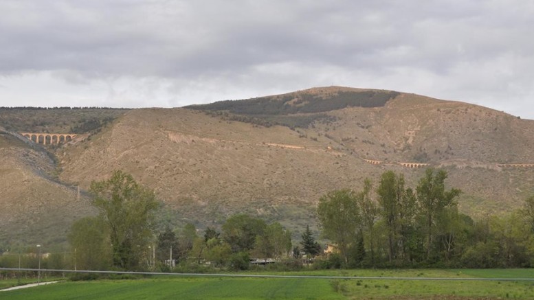 il Colle Mitra, la montagna che domina la Valle Peligna