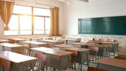 scuola banchi vuoti