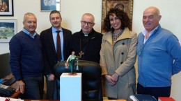 consegna statuetta presepe