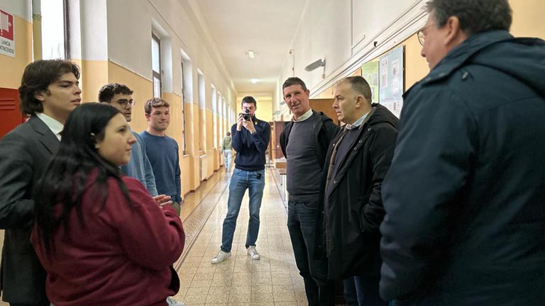 Croce De martinis e scorrano in visita alla scuola D'Annunzio di Pescara