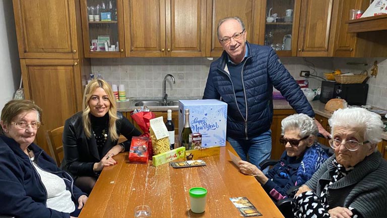 consegna doni agli anziani di Manoppello