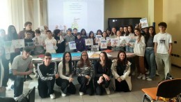 GLI STUDENTI DELL'ATERNO-MANTHONÉ E DELL'ISTITUTO COMPRENSIVO 8 DI PESCARA