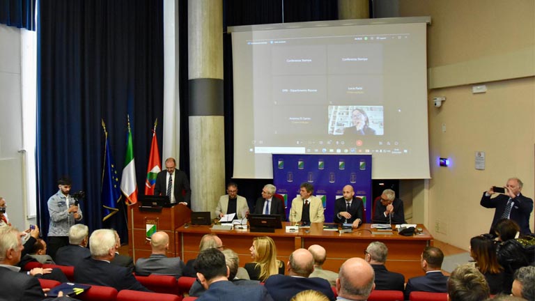 Dibattito pubblico a L'Aquila