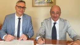 La firma del contratto_Soldano Michitelli