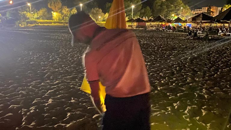 Rimozione attrezzature sulle spiaggia di Montesilvano